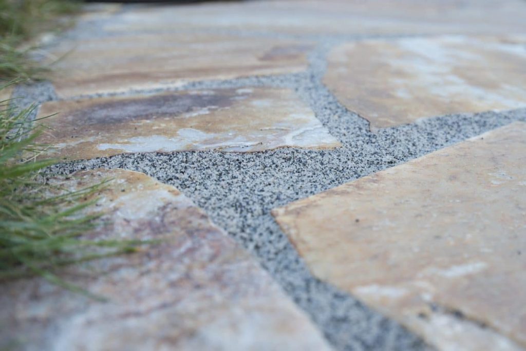 Natural stone pathway with Rompox Easy jointing mortar